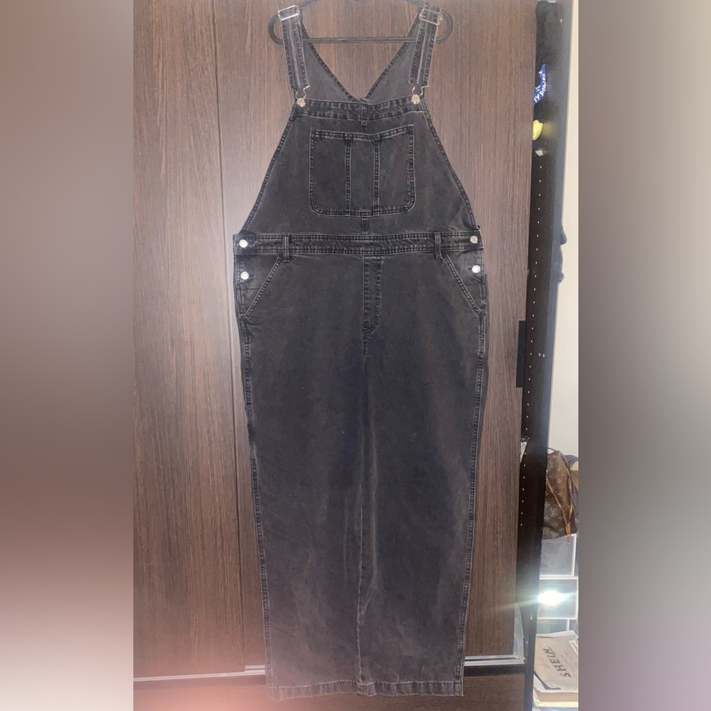 STRAIGHT BLACK DENIM OVERALLS